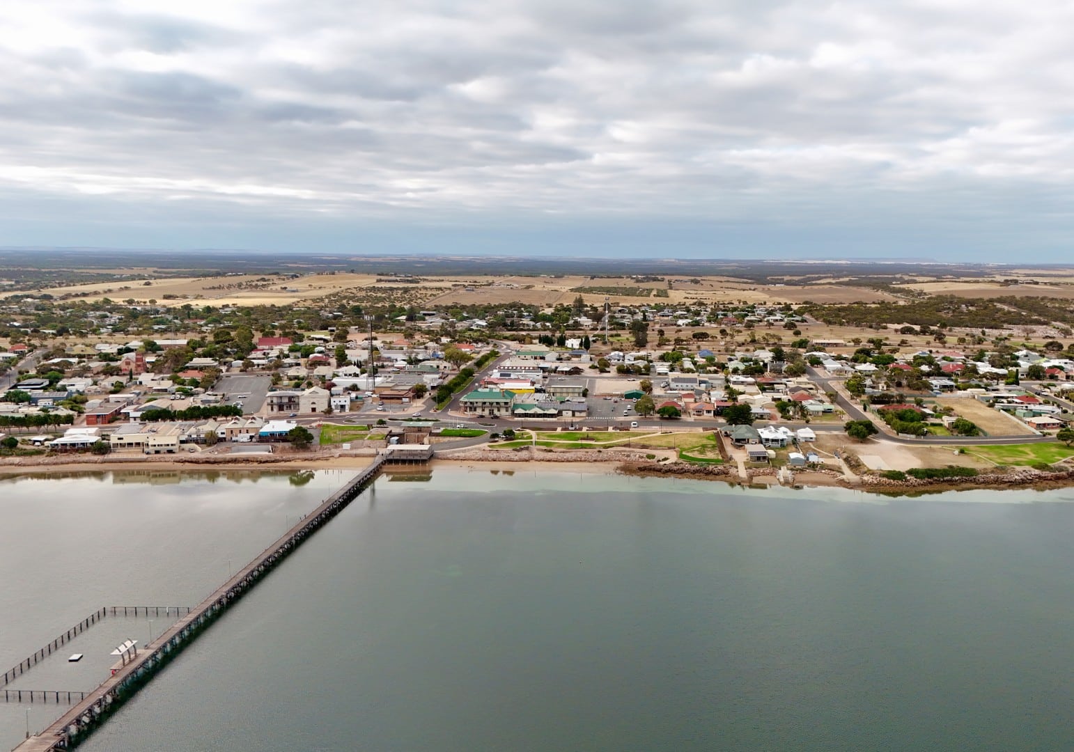 How is South Australia's new desalination plant progressing?